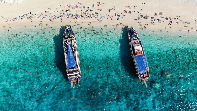 Η Λευκάδα είναι (και) οι παραλίες της