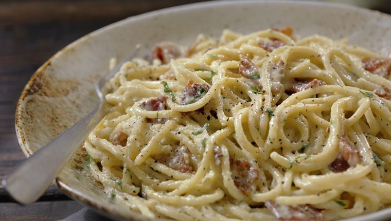 Το κόλπο που εγγυάται την τέλεια καρμπονάρα