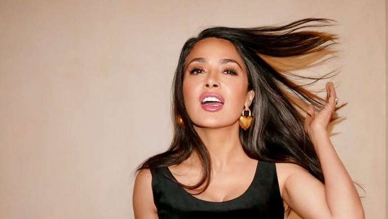 Εντυπωσιακές γυναίκες στα 50 που επαναπροσδιορίζουν το sex appeal