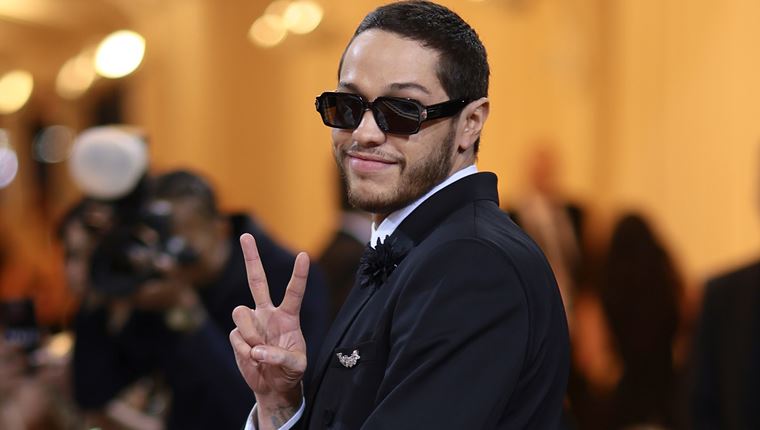 Η πολυτάραχη ζωή του Pete Davidson