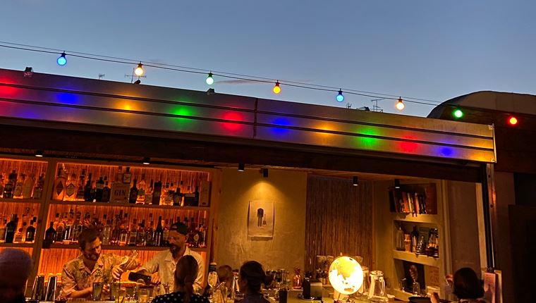 Το Λοκάλι ανέβηκε στην ταράτσα