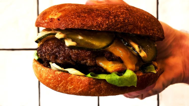 Smash’n Bun: Το επόμενο viral burger της Αθήνας