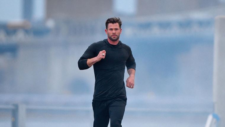 Ο Chris Hemsworth μεταμορφώνεται σε Hulk Hogan