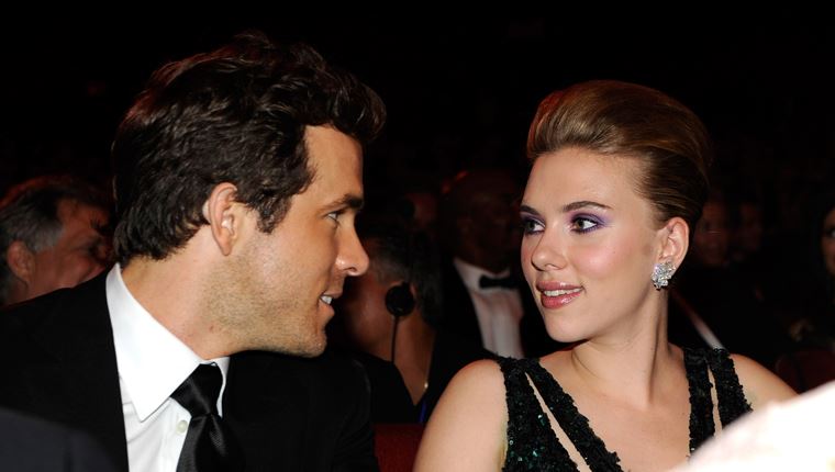 Τι θυμάται η Scarlett Johansson από τον γάμο της με τον Ryan Reynolds