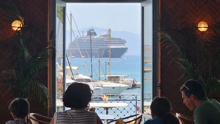 Hurmas| Όχι απλά ένα ακόμη κυκλαδίτικο all day