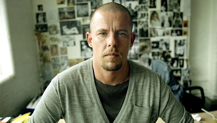 Οι δημιουργίες του Alexander McQueen που έμειναν στην ιστορία