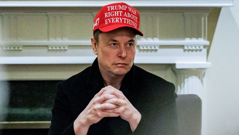 O Elon Musk τσακώνεται online για το παιχνίδι Assassin's Creed Shadows