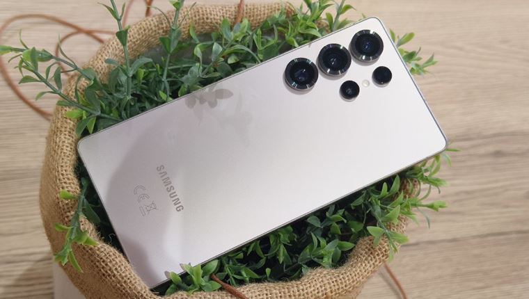 Το Samsung Galaxy S25 Ultra έρχεται με λίγες βελτιώσεις, όμως παραμένει μεγαθήριο [Tech Review]