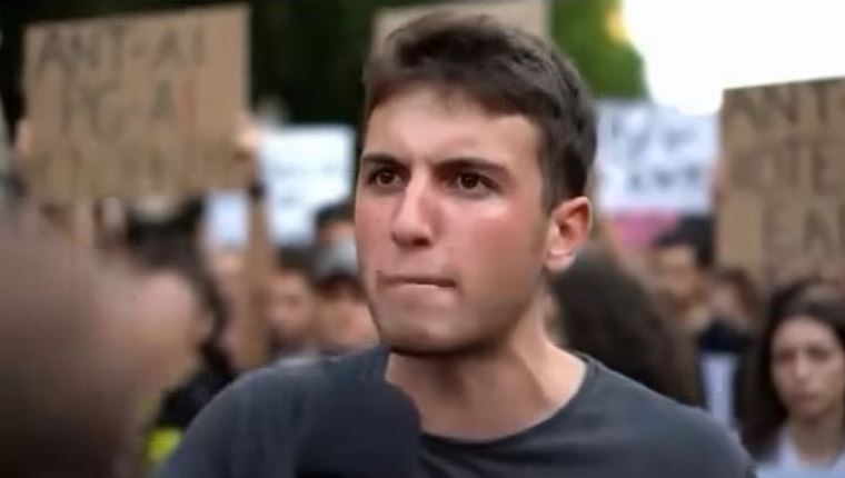 Σοκαριστικό AI βίντεο με διαδήλωση Ελλήνων κατά της Τεχνητής Νοημοσύνης