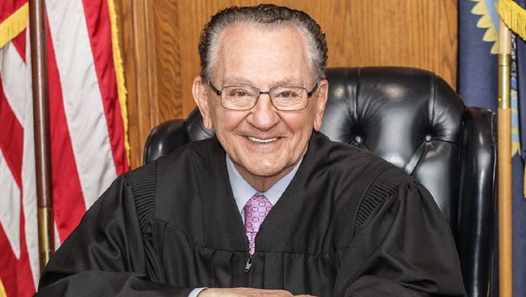 Πέθανε &#39;ο πιο καλόκαρδος δικαστής στον κόσμο&#39;, ο Frank Caprio