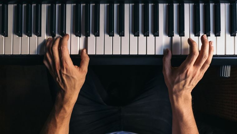 Η Σαουδική Αραβία ζήτησε από τεράστιο συνθέτη να ασχοληθεί με τον εθνικό της ύμνο