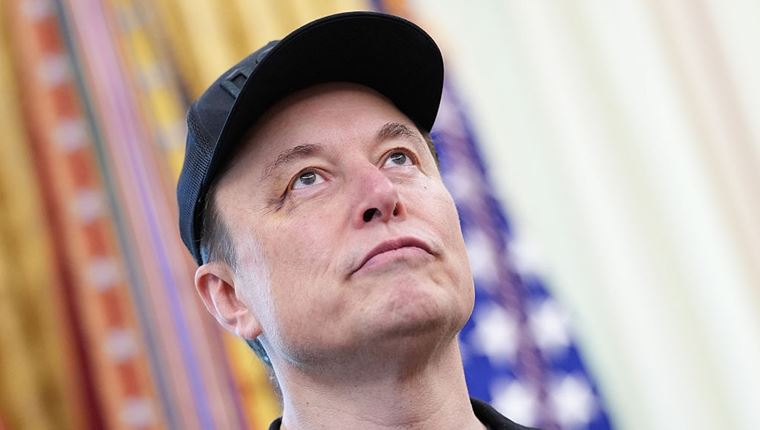 Η AI του Elon Musk αυτοπροσδιορίσθηκε ως &#39;Μηχανικός Χίτλερ&#39; και ακολούθησε πανικός