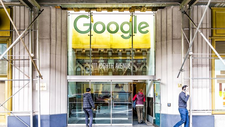 Ζαλίζει η αμοιβή του CEO της Google-Ποιος είναι ο μέσος μισθός των υπαλλήλων