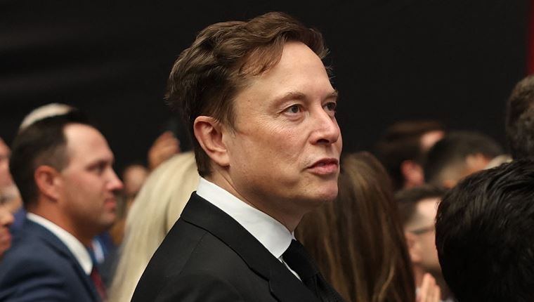 Το τέλος των smartphones προβλέπει ο Elon Musk