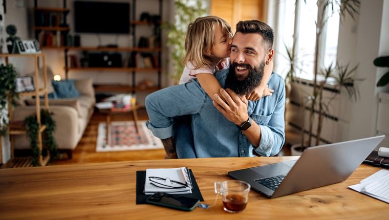 Πόσο αξίζει η ευελιξία της τηλεργασίας και τι θέλουν εταιρείες και εργαζόμενοι