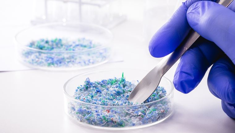 Έρευνα: Αυξάνονται τα μικροπλαστικά στους εγκεφάλους μας-τι σημαίνει για την υγεία μας