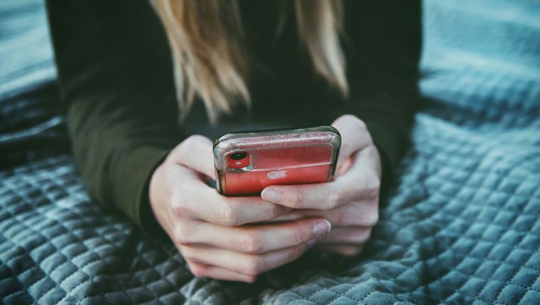 Πώς θα καταλάβεις αν ο σύντροφός σου χρησιμοποιεί εφαρμογή γνωριμιών