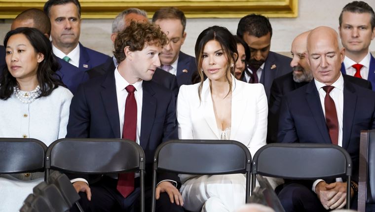 Ο Mark Zuckerberg κοιτούσε επίμονα την σύντροφο του Jeff Bezos (video)