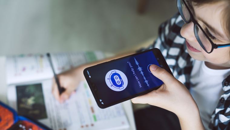 H κινεζική απάντηση στο ChatGPT μόλις έκανε τεράστια ζημιά