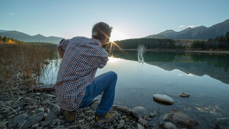 Κάποιος αποφάσισε να κλέψει σε πρωτάθλημα γκελ βότσαλου στο νερό