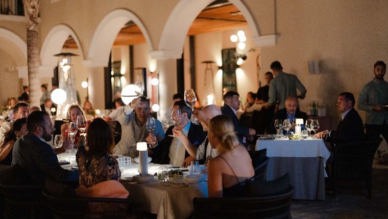 Η Selene Vedema 2025, η μεγαλύτερη &quot;γιορτή&quot; του σαντορινιού αμπελώνα, επιστρέφει στις 26 και 27 Σεπτεμβρίου