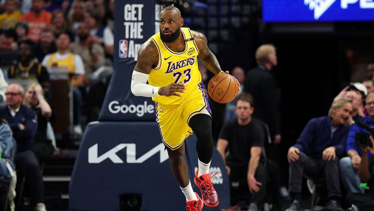 Ο LeBron James στην Ελλάδα-κάνει διακοπές στην Κέρκυρα