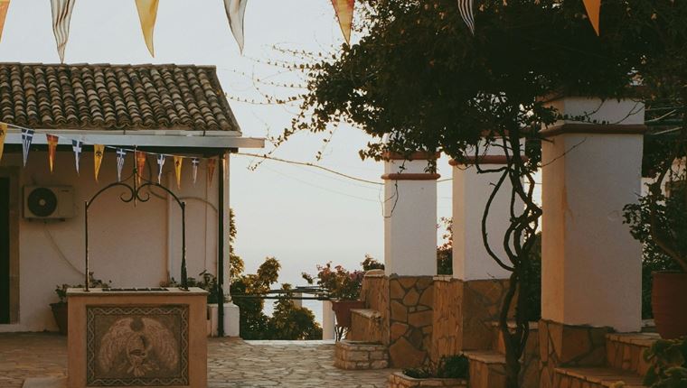 Σάλος με μοναστήρι στην Κέρκυρα-πόσο χρεώνει για την τουαλέτα