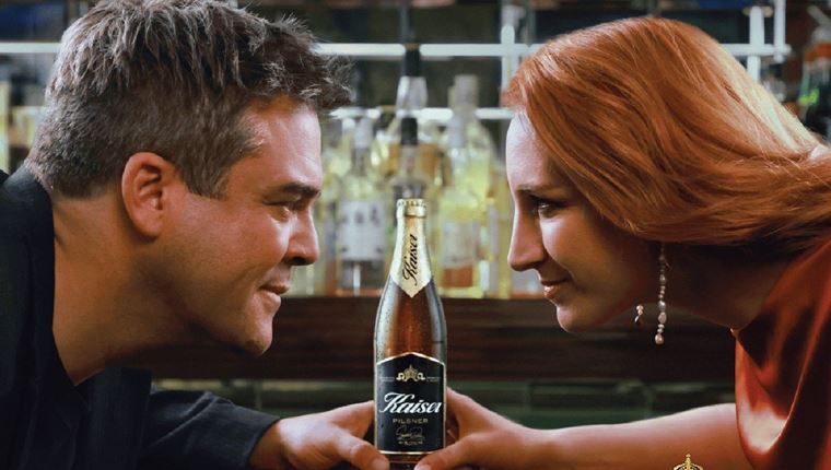 Στον &quot;αέρα&quot; η νέα τηλεοπτική καμπάνια της Kaiser, με πρωταγωνιστές τη Στεφανία Γουλιώτη και τον Πυγμαλίωνα Δαδακαρίδη