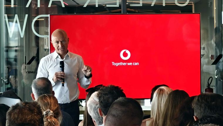 H Vodafone ετοιμάζεται να φέρει οπτικές ίνες σε 850.000 σπίτια και επιχειρήσεις μέχρι το 2028