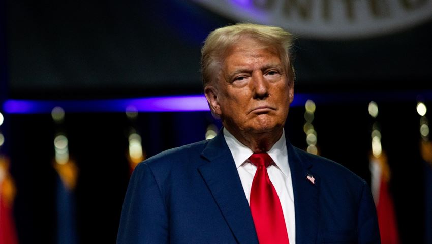 Τα ψέμματα του Ντόναλντ Τραμπ για τις ανεμογεννήτριες στο Παγκόσμιο Οικονομικό Φόρουμ