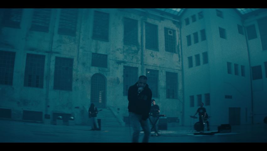 Το νέο τραγούδι των ΛΕΞ & Kepler is Free έχει 'άρωμα' Γιάννη Οικονομίδη (video)