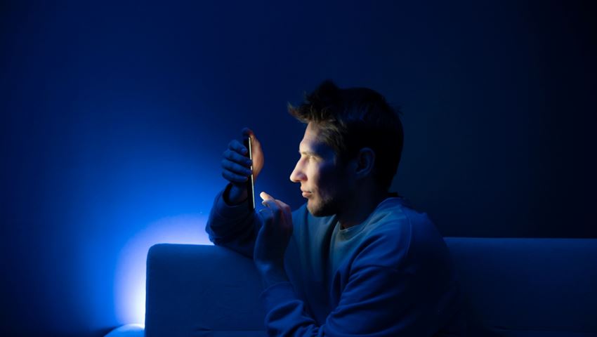 Μπορεί η χρήση κινητού να σου δημιουργήσει προβλήματα όρασης;