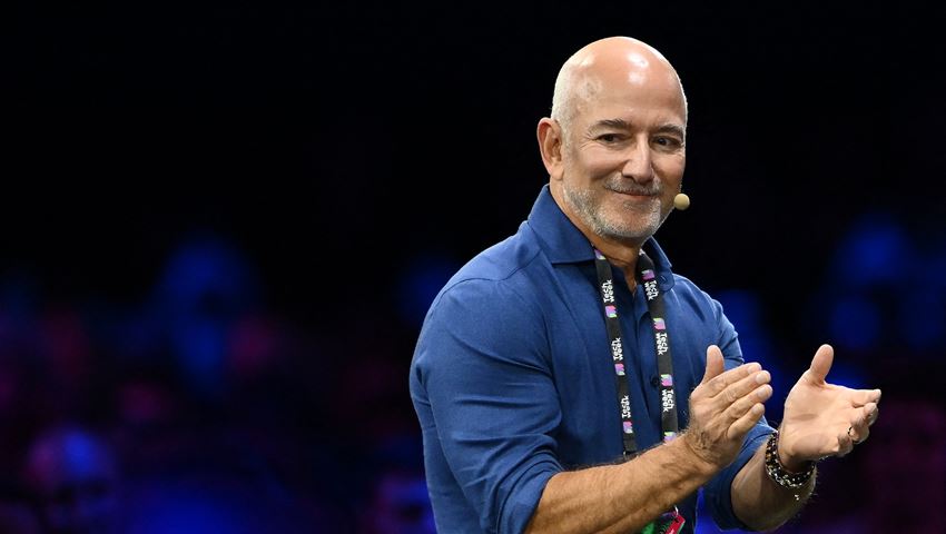 Ποιον εργαζόμενο δεν θα αντικαταστήσει η τεχνητή νοημοσύνη σύμφωνα με τον Jeff Bezos