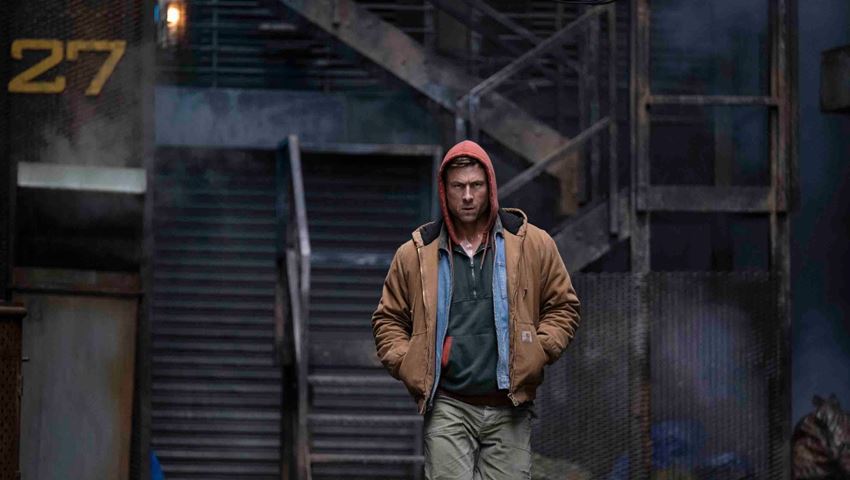 Ο Glen Powell στο Running Man ξαναγράφει τον μύθο του action hero-Μια κριτική του Γιώργου Σατσίδη