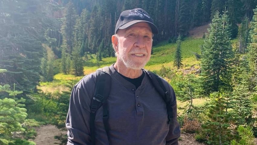 Πώς ο Chuck Norris παραμένει τόσο fit στα 85 του