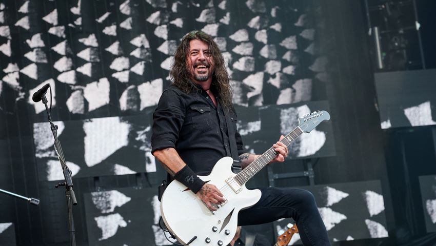 Αυτός είναι ο καλύτερος rock ντράμερ, σύμφωνα με τον Dave Grohl