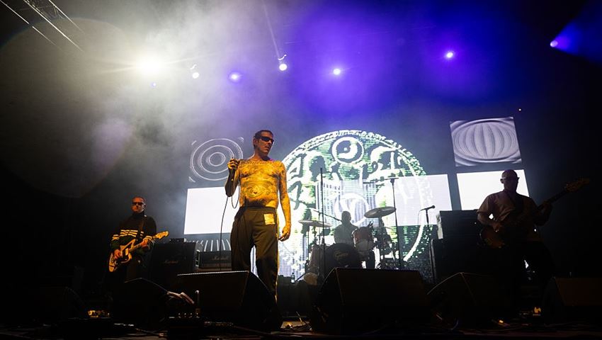 Ξέρουμε πού μπορείς να ακούσεις μία συναυλία των Viagra Boys από το 2017