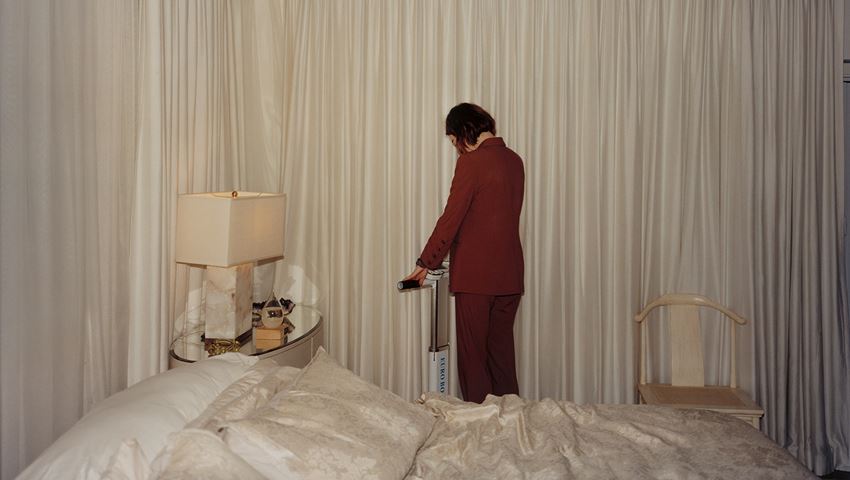 Ο Γιώργος Λάνθιμος παρουσιάζει την πρώτη του έκθεση φωτογραφιών στη Στέγη