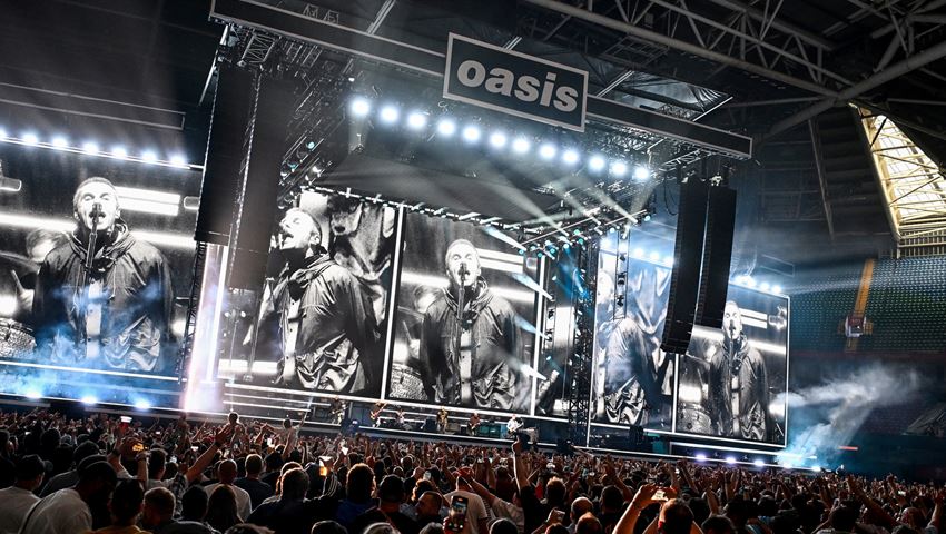 Τι συμβαίνει και μας έχει πιάσει τόση μουσική νοσταλγία;