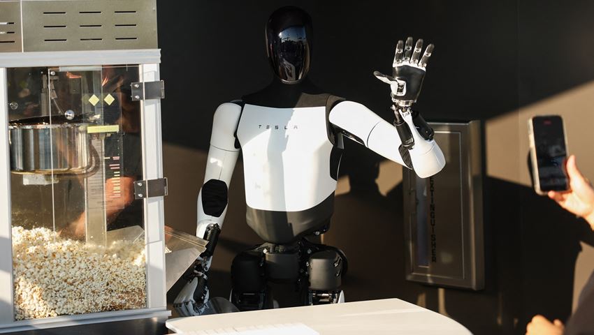 Το ρομπότ του Elon Musk που αντικαθιστά ανθρώπους σε θέσεις εργασίας είναι ό,τι πιο cringe είδαμε σήμερα (video)