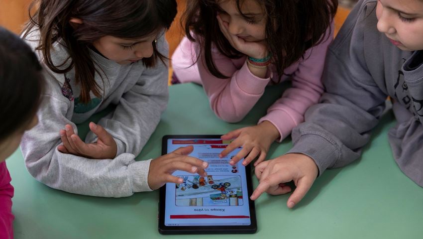 COSMOTE TELEKOM: νέα εποχή συνδεσιμότητας σε όλα τα δυσπρόσιτα σχολεία της χώρας με δωρεάν γρήγορο ίντερνετ