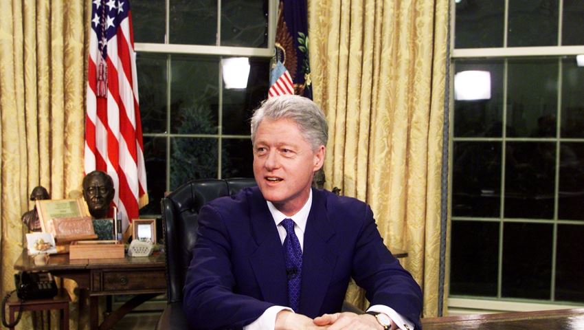 Τι γυρεύει ο Bill Clinton στα αρχεία Epstein;