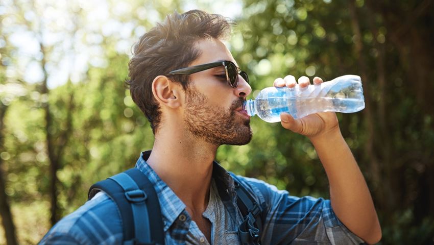 Πόσο νερό χρειάζεται το σώμα σε κάθε ηλικία