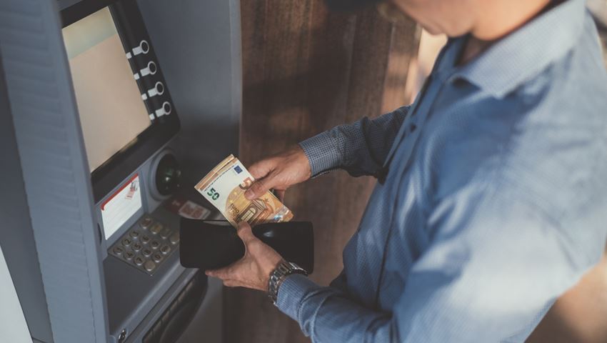 Τι απάτη είναι πάλι αυτό το Shimming και πώς δε θα σου αδειάσει τον τραπεζικό σου λογαριασμό