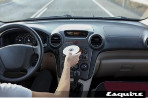 Το θηριώδες εξάτροχο Land Rover Defender για να σκοτώνεις ζόμπι - εικόνα 1