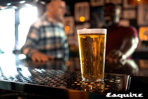 Επιστήμονας υποστηρίζει ότι μπορεί να δημιουργήσει εμβόλιο σε μορφή μπύρας-Η αντίδραση των ειδικών - εικόνα 1