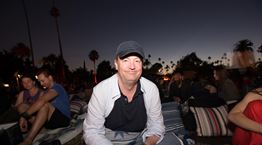 O Matthew Perry ετοιμάζει την αυτοβιογραφία του