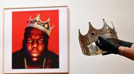 Το στέμμα του Notorious B.I.G πουλήθηκε στην ιστορική hip-hop δημοπρασία του Sotheby's