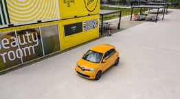 Το νέο Renault TWINGO κλείνει το μάτι στις αστικές μετακινήσεις