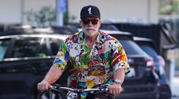 Ο Arnold Schwarzenegger στα 72 του ντύνεται αφόρητα cool